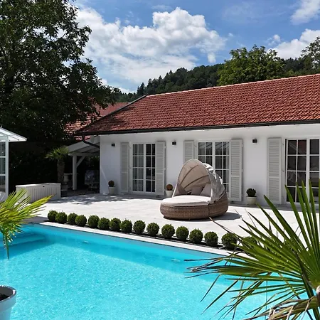 شقة Luxus Bungalow Im Chiemgau